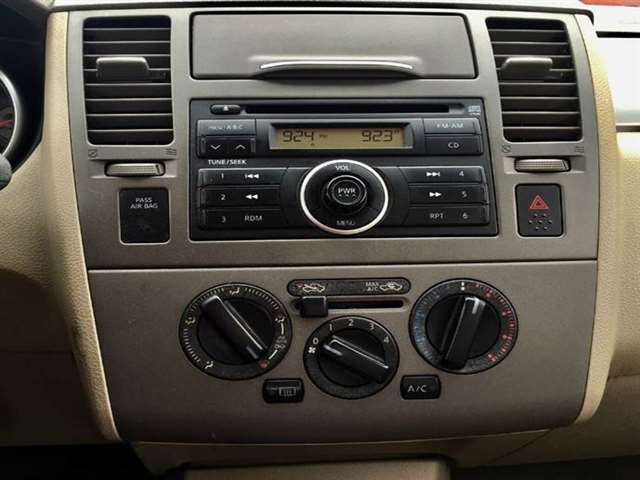 2009 Nissan Versa 1.8 S 4dr Sedan 4A